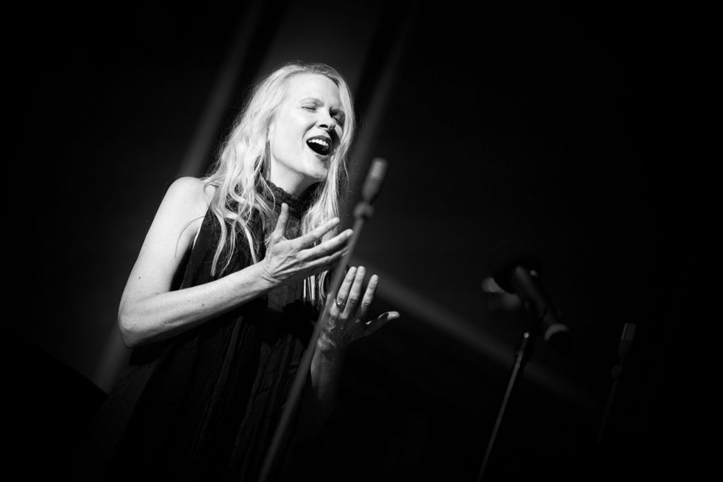 Vánoční benefiční koncert Edel Sanders